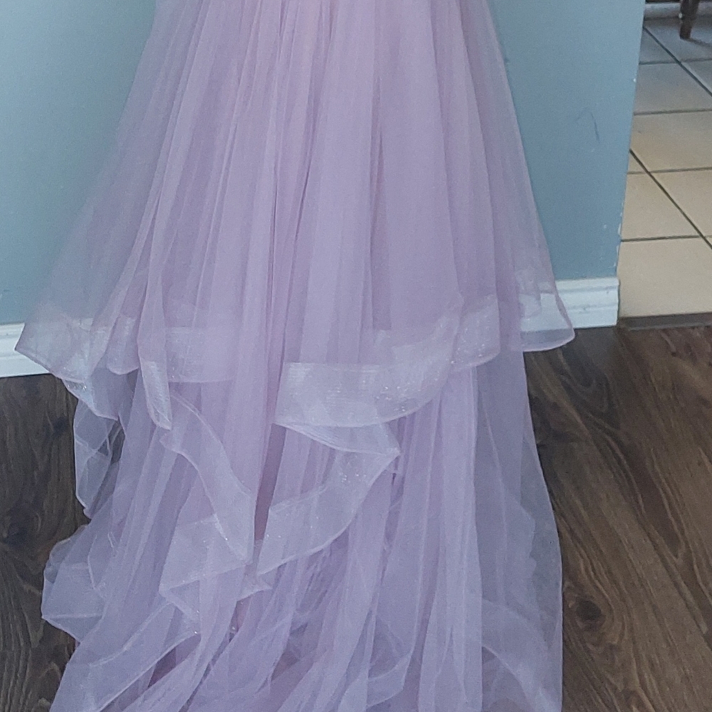 Dresses - Picture 4 of 6